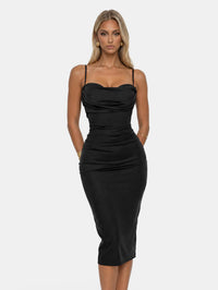 Vestido midi ceñido con cuello desbocado