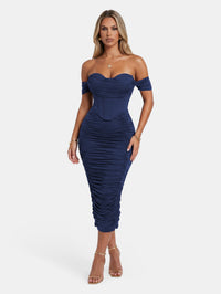 Vestido de cóctel ajustado de longitud midi con fruncido y efecto corsé