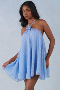 Minivestido Halter Babydoll con Estampado de Topos Azules