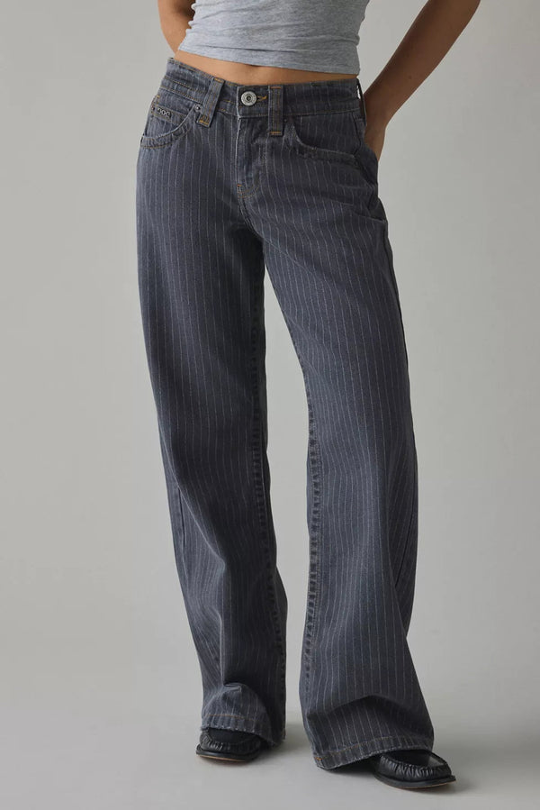 Pantalones de rayas finas
