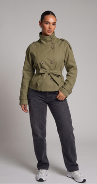 Viraler Trenchcoat
